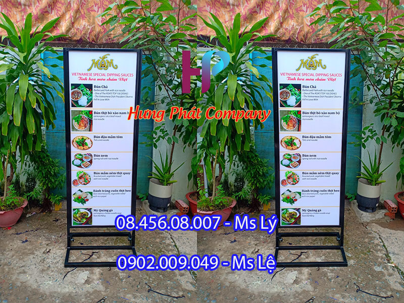 standee chân sắt đen giá rẻ
