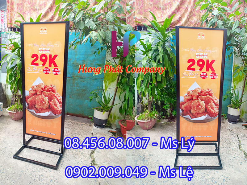 khung standee sắt chịu gió