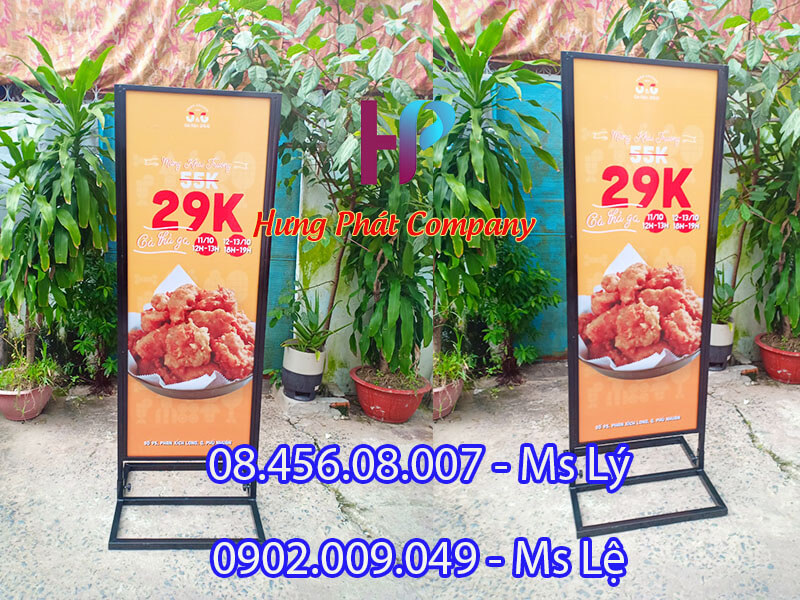 khung standee sắt ngoài trời