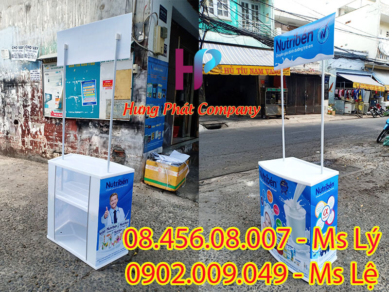 quầy nhựa tiếp thị sản phẩm quảng cáo