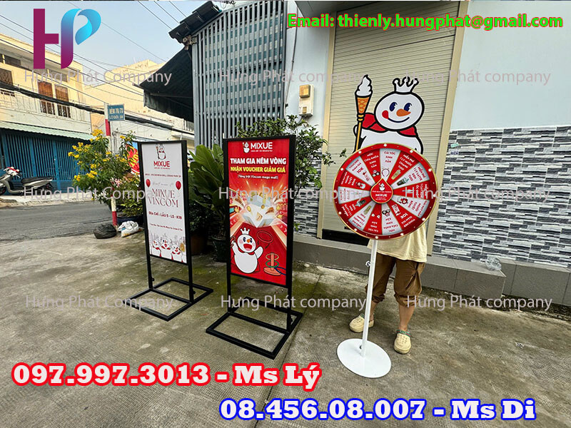 bảng hiệu quảng cáo ngoài trời bằng sắt