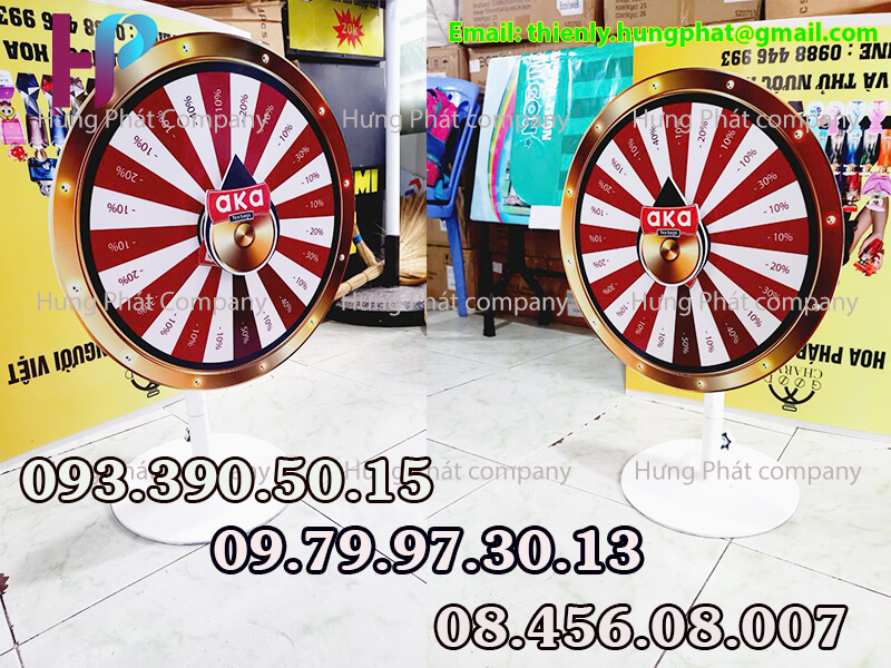 vòng xoay may rủi để bàn bằng gỗ